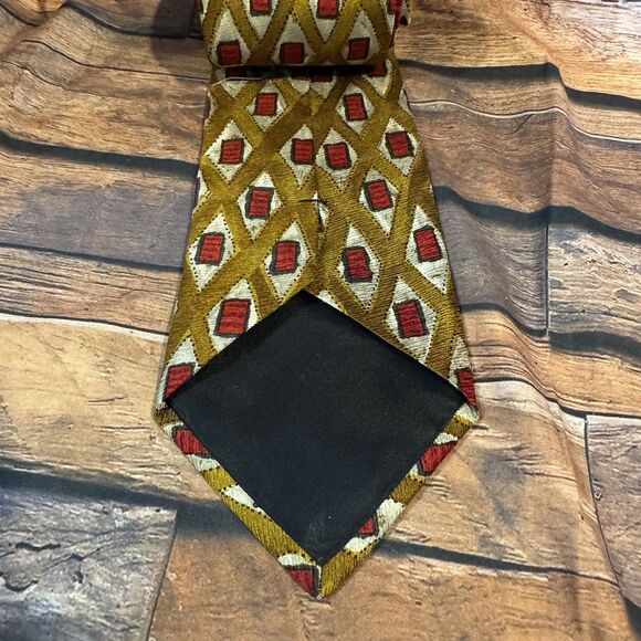 Hugo Boss Neck Tie 100% Silk Geometric Gold & Red Maid In Italy Diamond Check - Picture 6 of 6